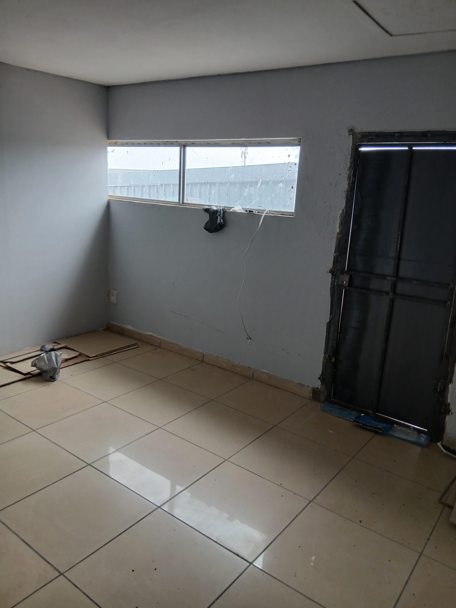 To Let commercial Property for Rent in Zinniaville North West